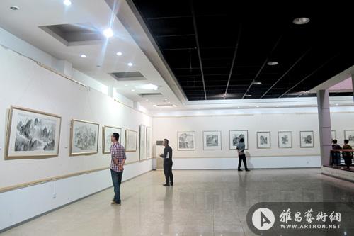 【】秦天画展亮相广西艺术学院美术馆