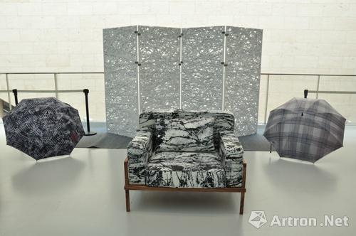 展示了山东工艺美术学院多位年轻设计师以潘鲁生当代艺术为原型设计的