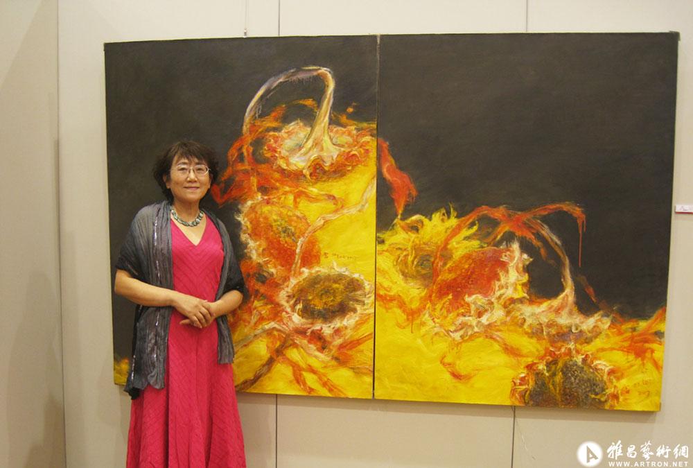 在世博会中国艺术邀请展，参展作品“红色书写”前