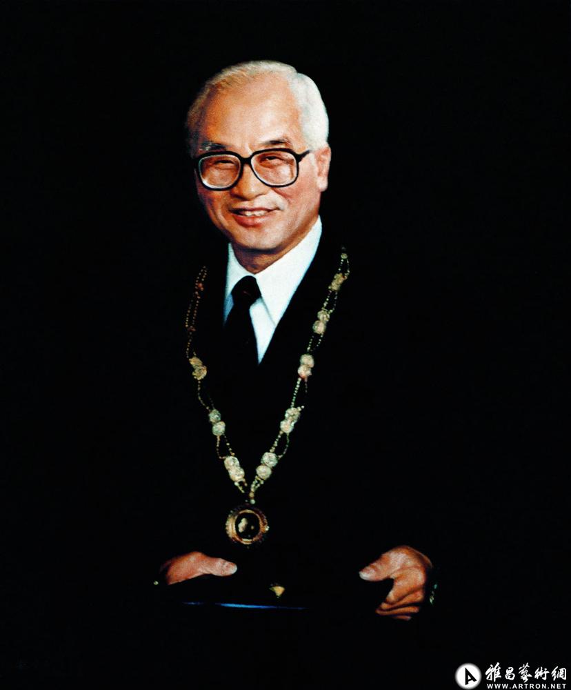 《韩国大宇公司总裁金宇中先生肖像》The portrait of the president of Daewoo Corporation Kin Woozhong