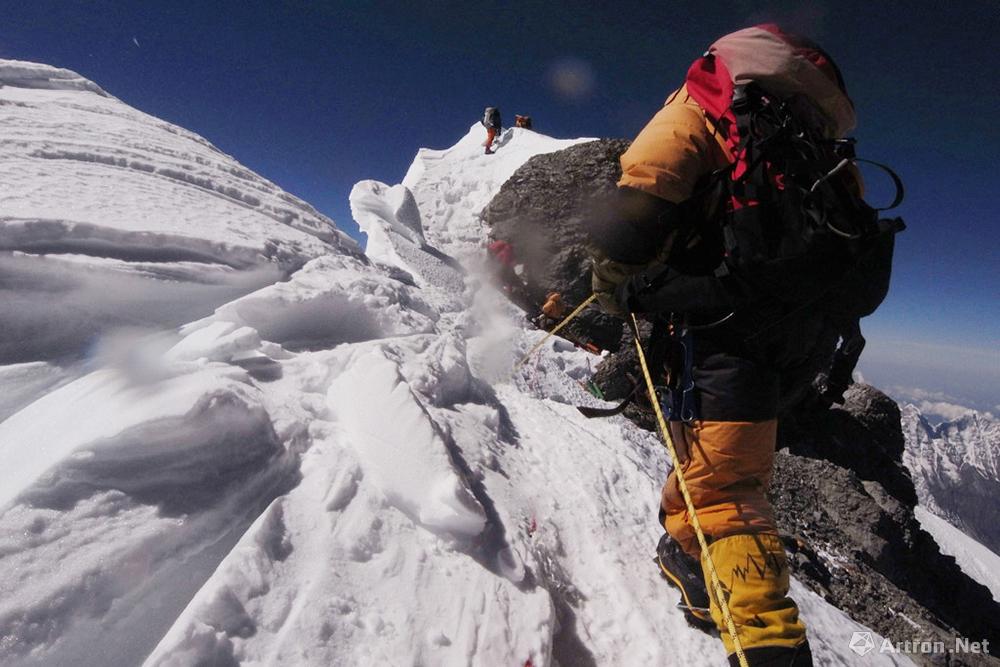 2010.5.21 开始突击登顶，出发点是海拔8000米的高度突击营地.