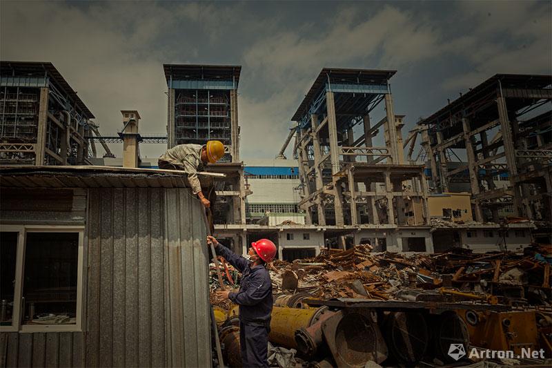 吴力作品：这个建于八十年代的发电厂，为浙江积极的发展作出巨大的贡献，如今全部拆除。