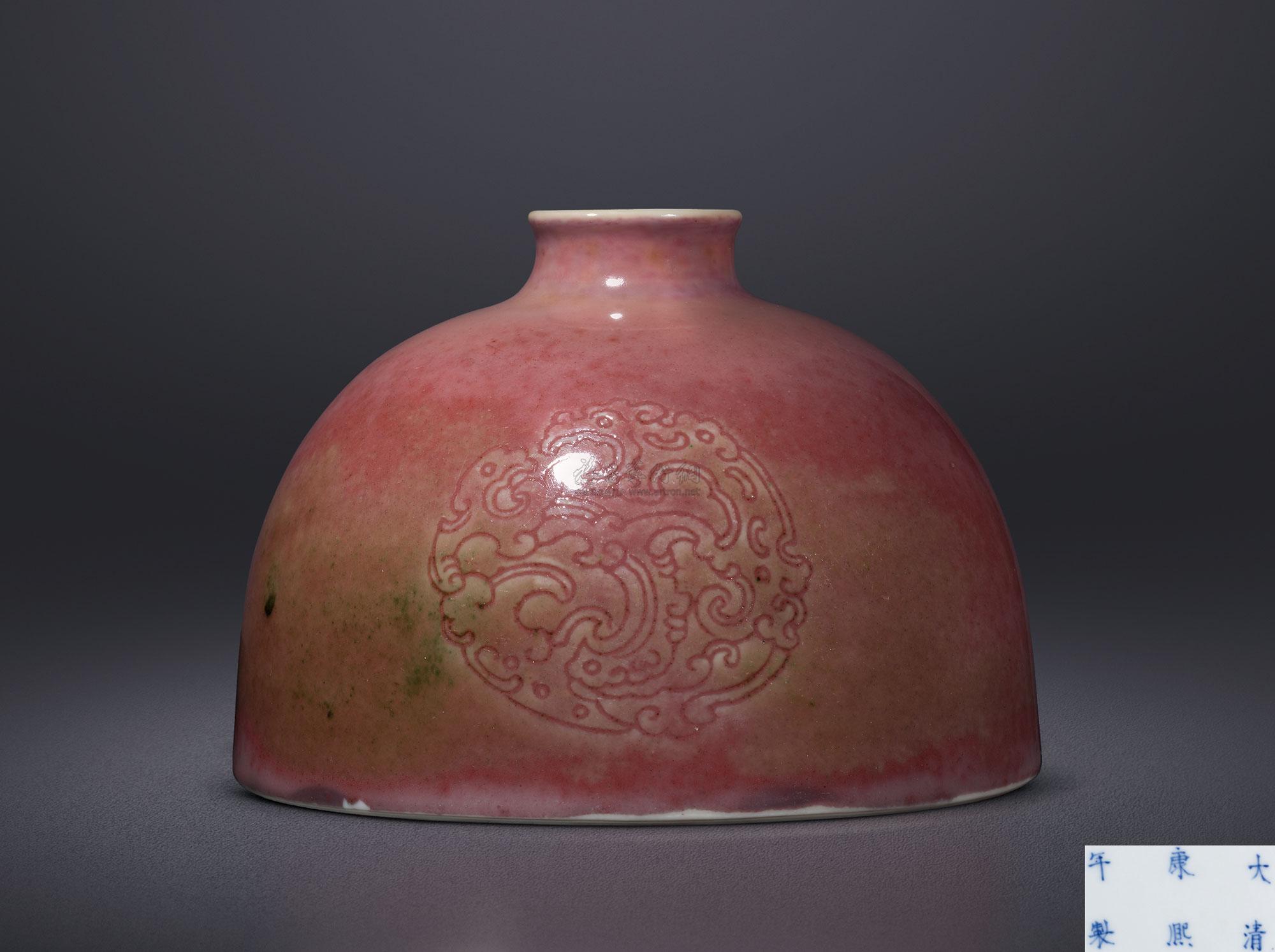 0015 清康熙 豇豆红釉暗刻团螭纹太白尊