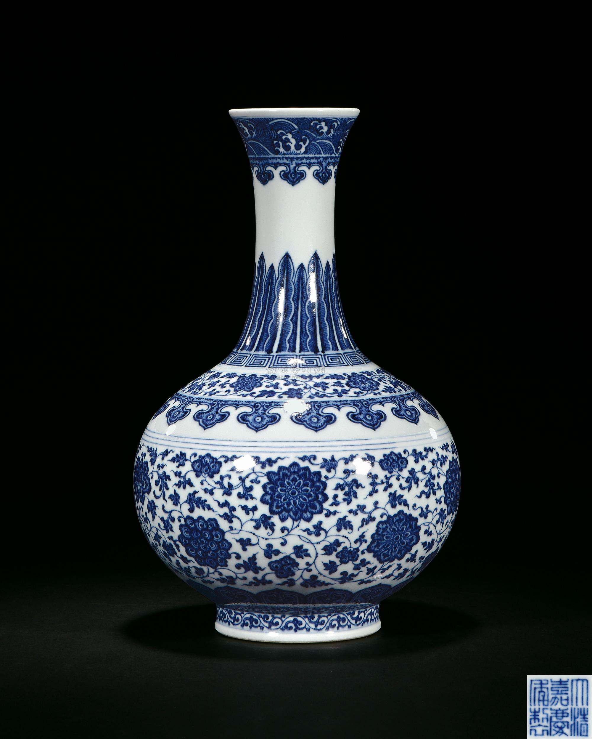 【清嘉庆 青花缠枝莲纹赏瓶】拍卖品_图片_价格_鉴赏_清代青花瓷器