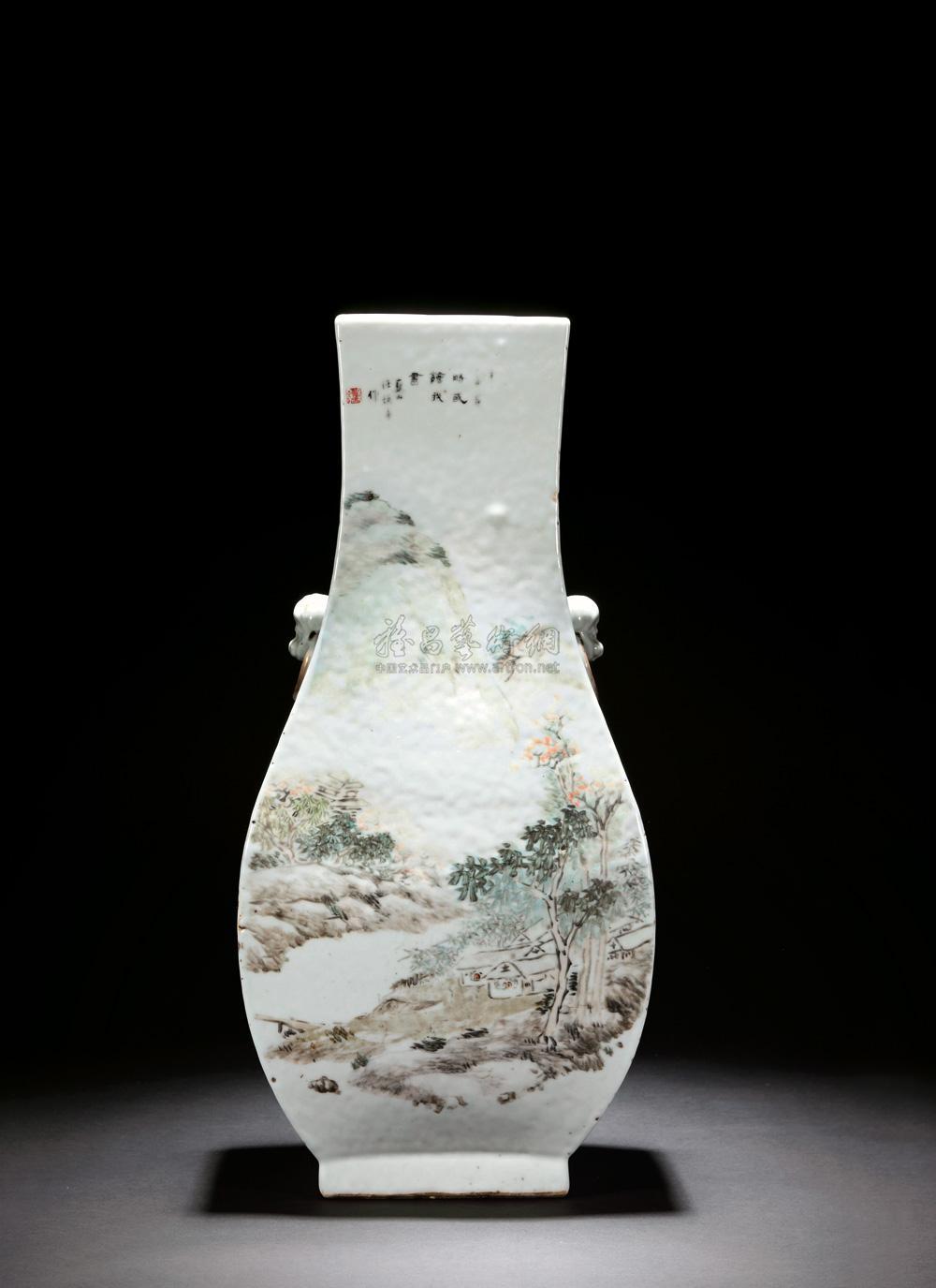 0102 清·光绪七年(1881) 任焕章 浅降彩绘画集锦兽耳琵琶方尊