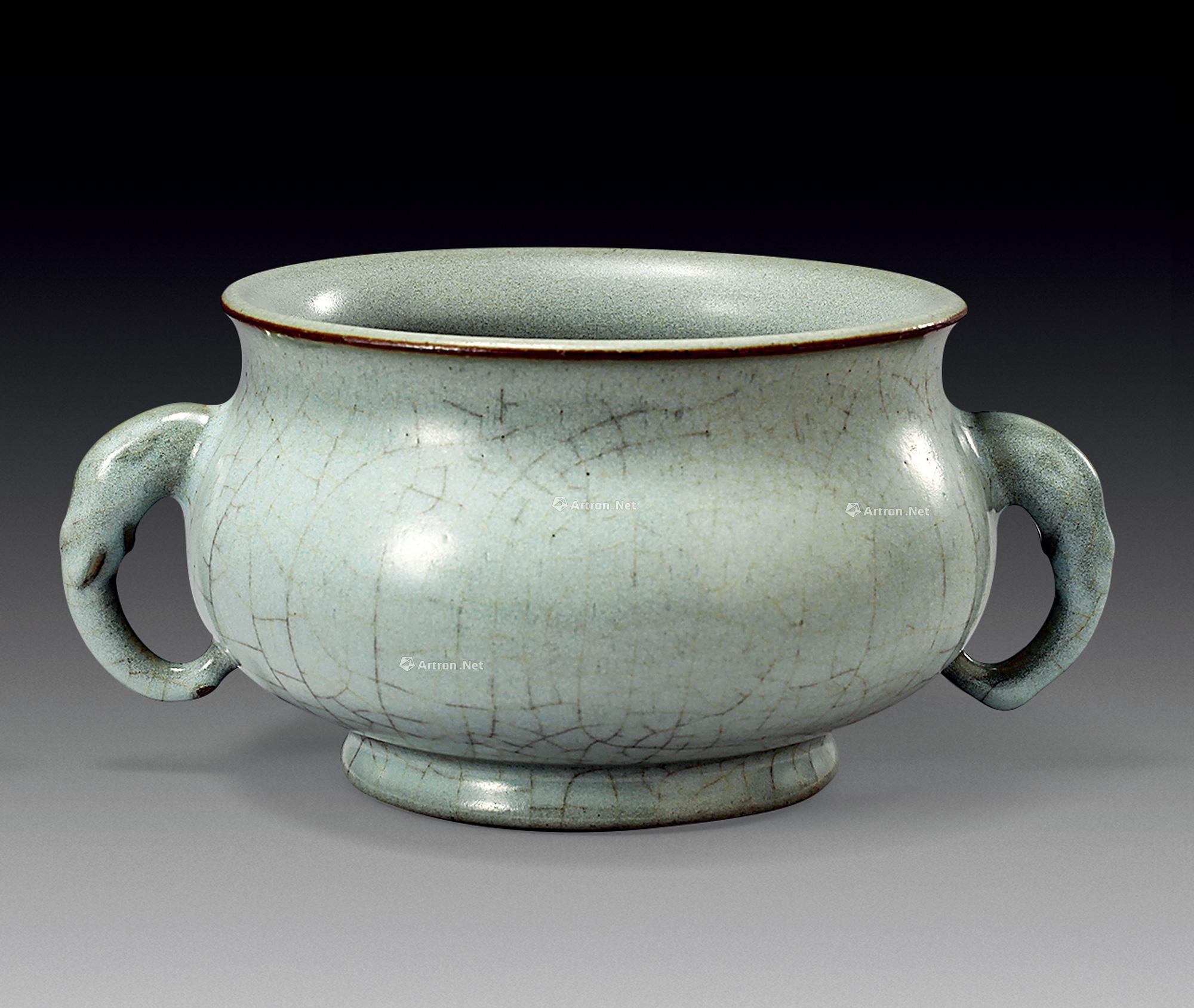 2818 清乾隆 仿官釉双象耳炉