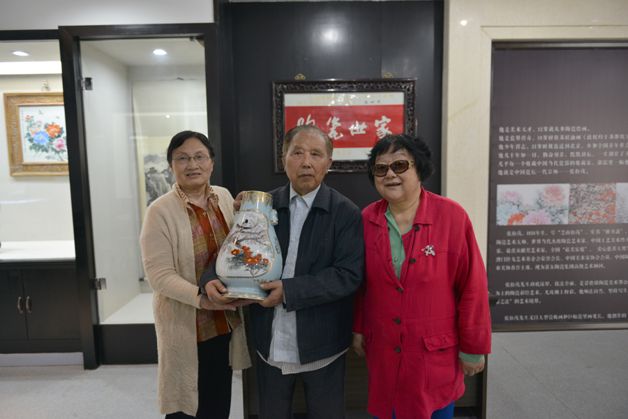 北京开国元勋文化促进会会长徐文惠看望张松茂,徐亚凤伉俪
