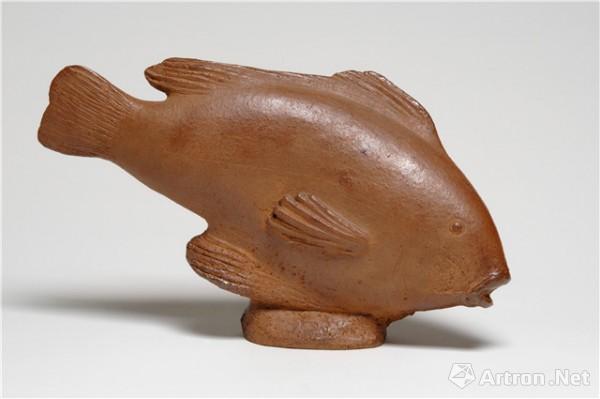 《海鱼no. 6》  马塞尔·德尼 25x43x12cm 1961年 炻器雕塑