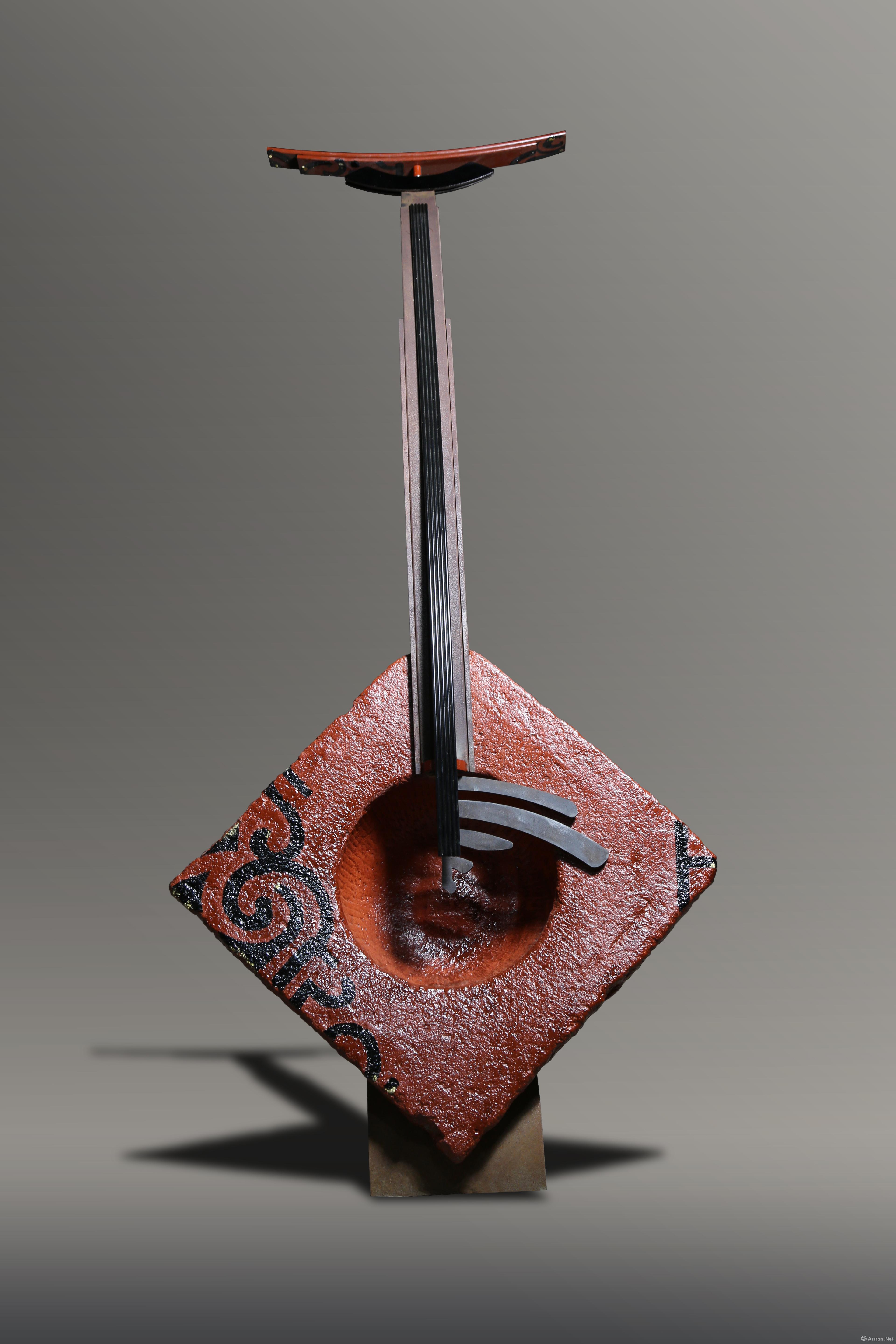 《楚风》系列2  林岗 100x88x225cm 2018年 石材 金属 大漆