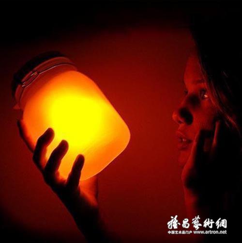 SuckUK Sunjar：收集阳光的罐子