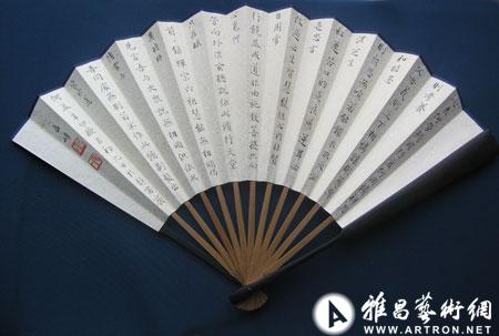 书法家岳峰主要行式作品书体有:以小楷,行单为主,兼带篆,隶,魏. .