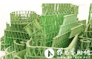 艺术家用4000片口香糖创作雕塑 展示挫败状态