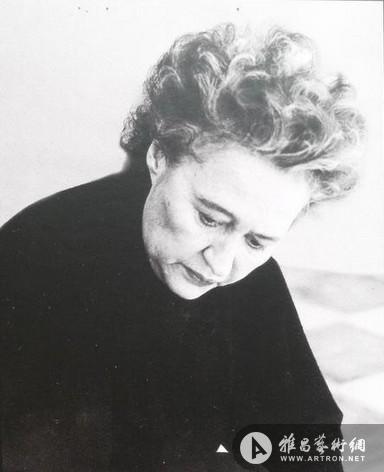 雕塑家克里萨（Chryssa）去世（1933-2013）